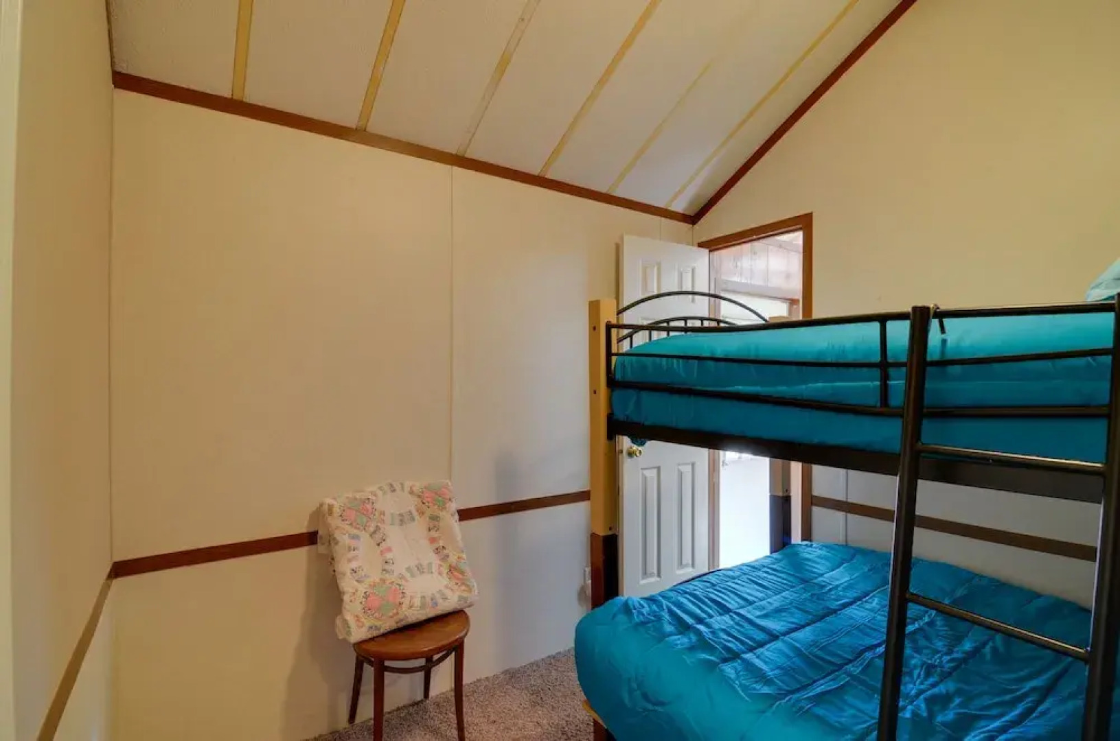 Cozy Tennessee Escape w/ Porch, Grill & Fire Pit!