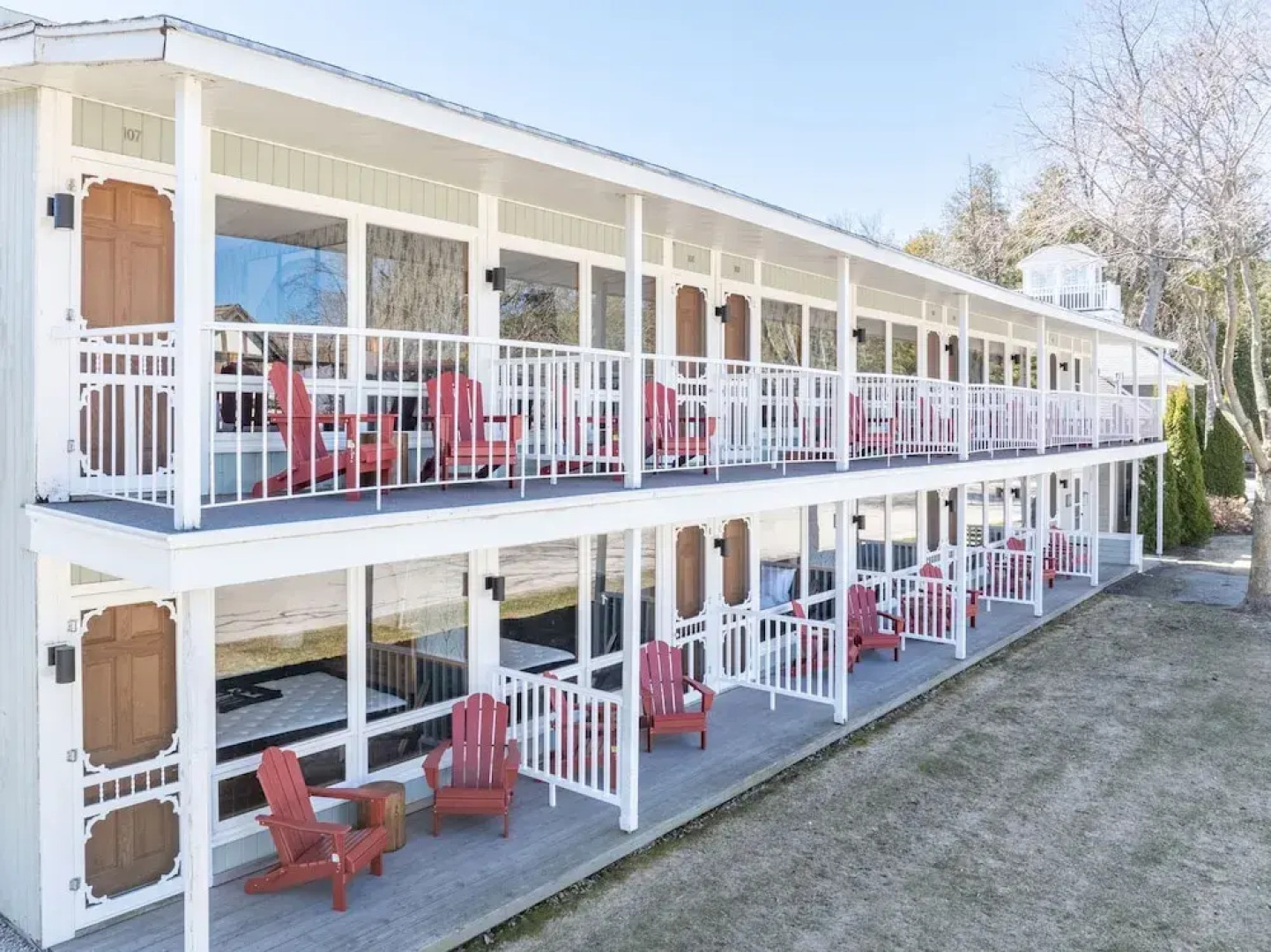 Spruce and Shore Motel