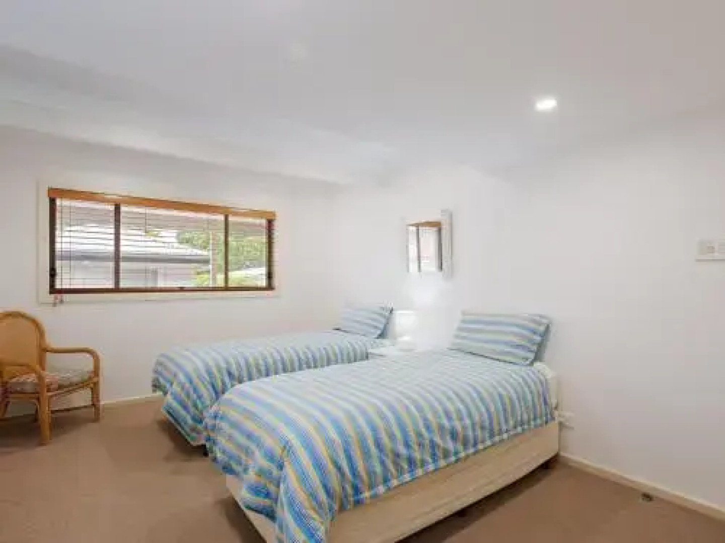Beauty And The Beach', 88 Foreshore Drive - Large Home With Wifi And Water Views