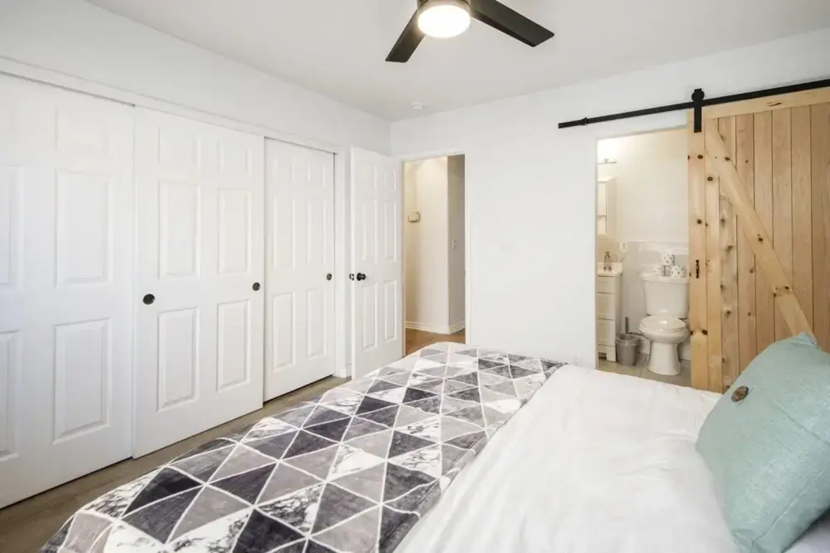 Amazing 4 Bd Las Vegas Home w/ Pool & Spa!