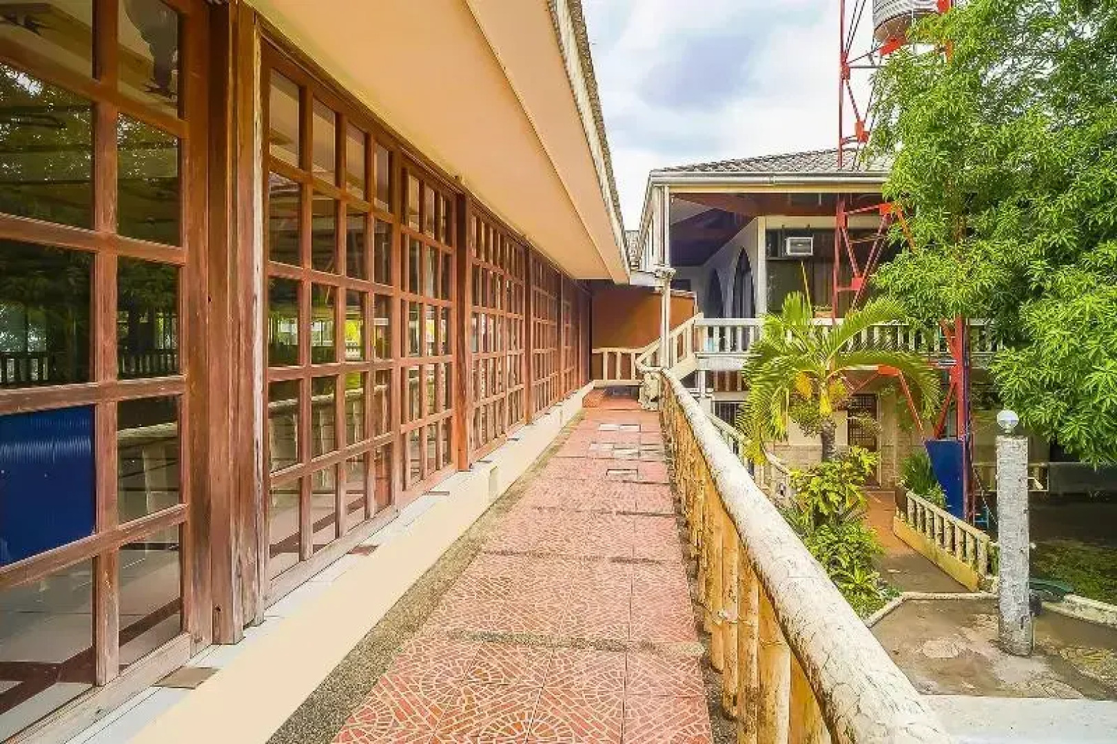 Star Cove Bed And Breakfast by OYO Rooms