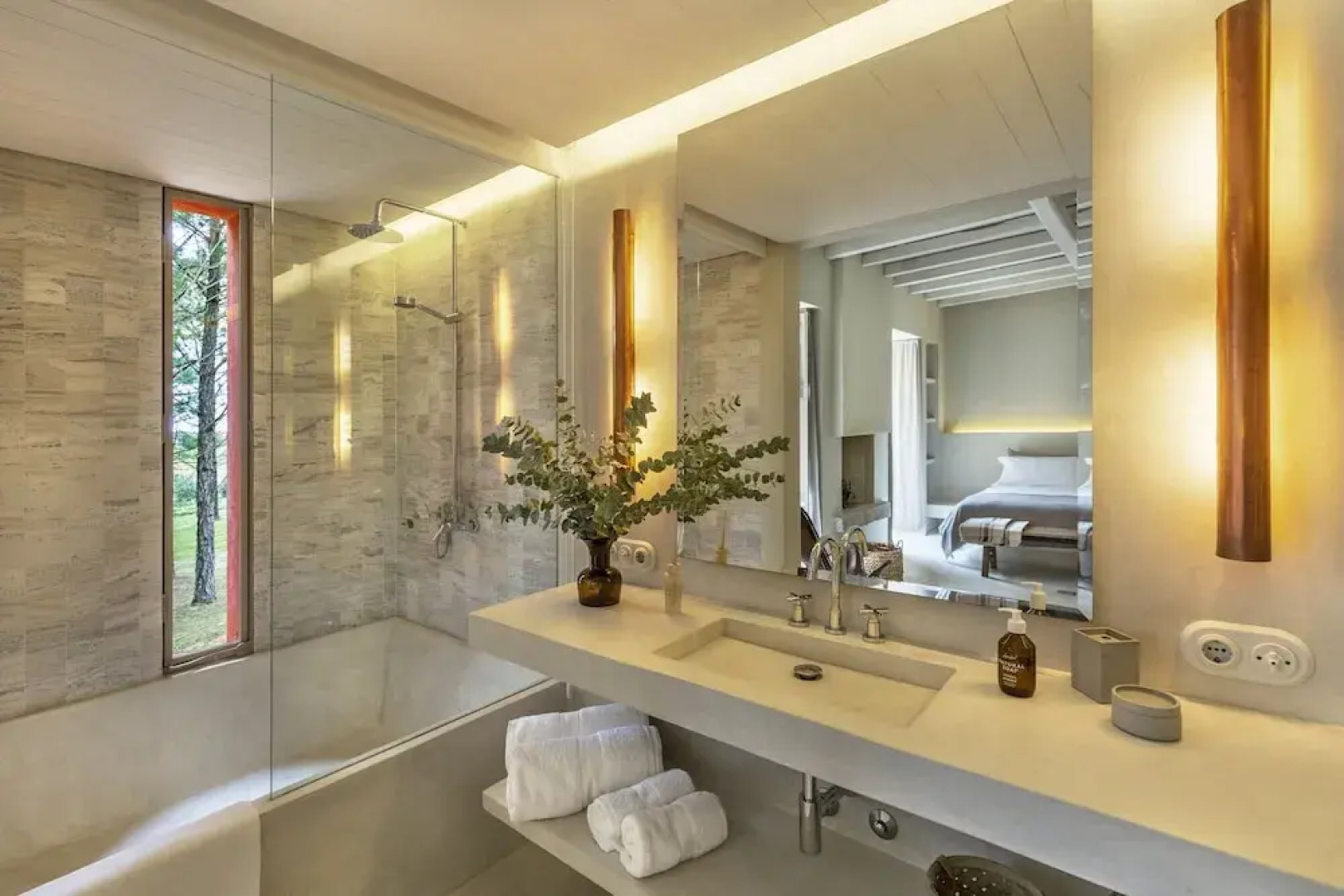 LUZ Culinary Wine Lodge