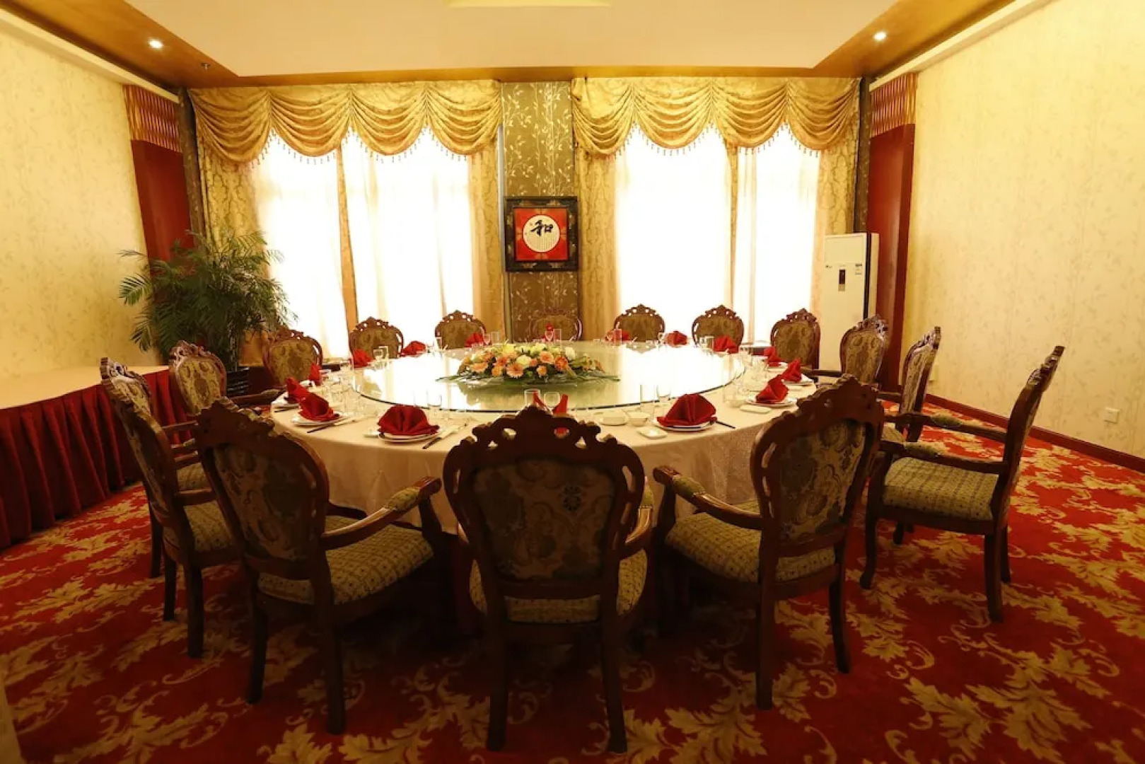 Luoyang Yijun Hotel