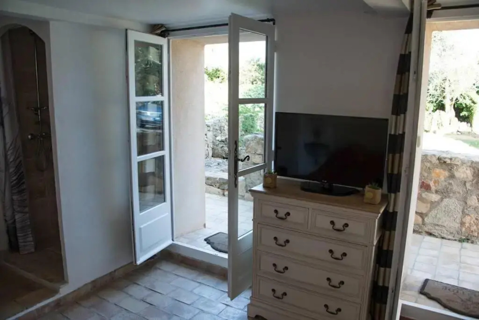 Studio Independant Dans Mas Provencal