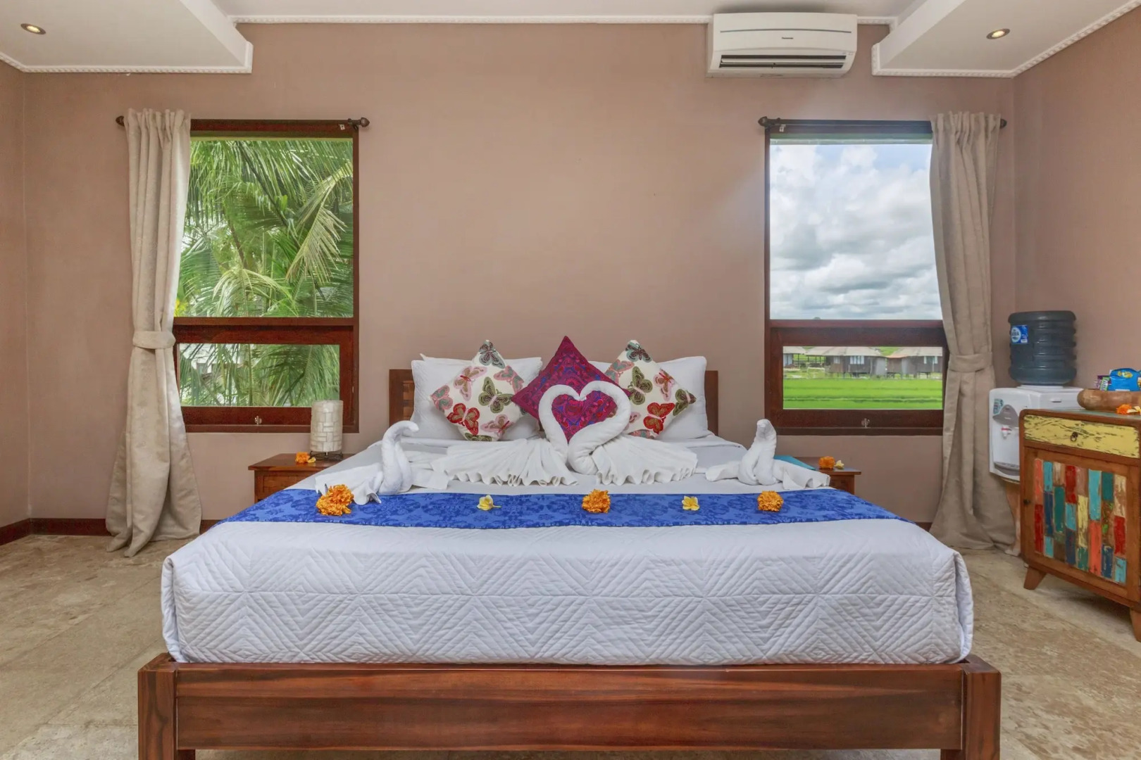 Solo Villas and Retreat