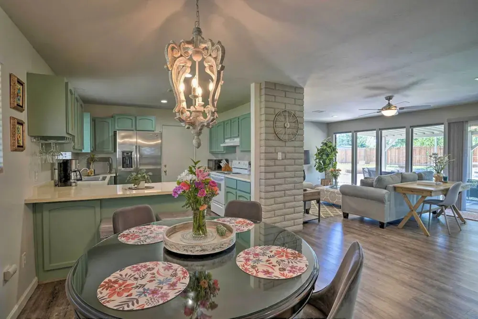 Hot Tub & Spacious Yard: Chino Valley Home!