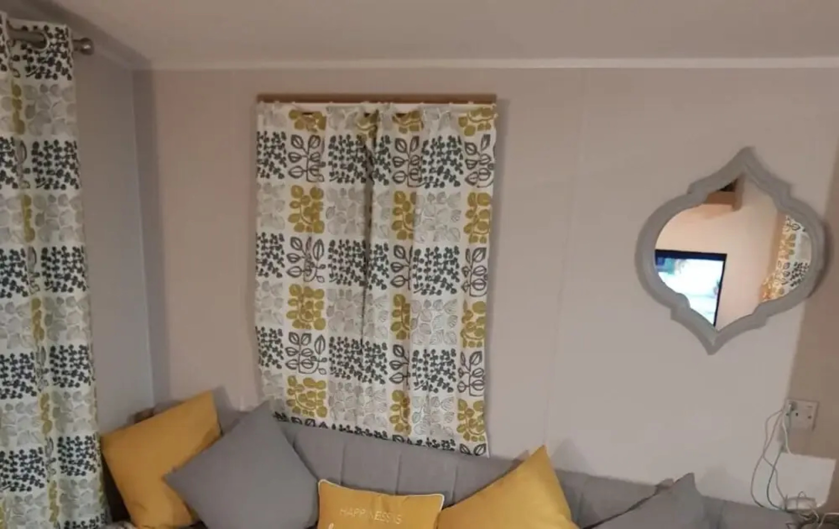 8 Berth Pet Friendly New Caravan in Towyn, Wales