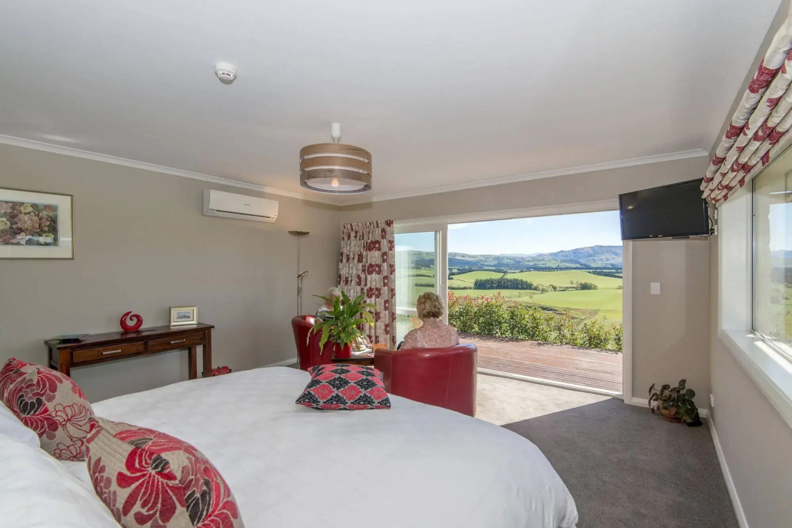 Ribbonwood Country House