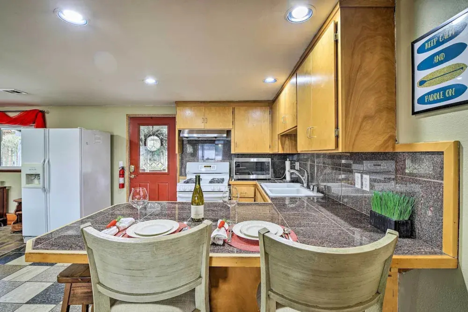 Spacious Apartment on Lake Sawyer w/ Fireplace!