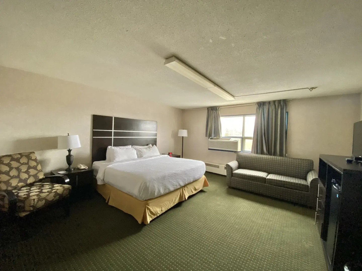 Ramada by Wyndham Whitecourt