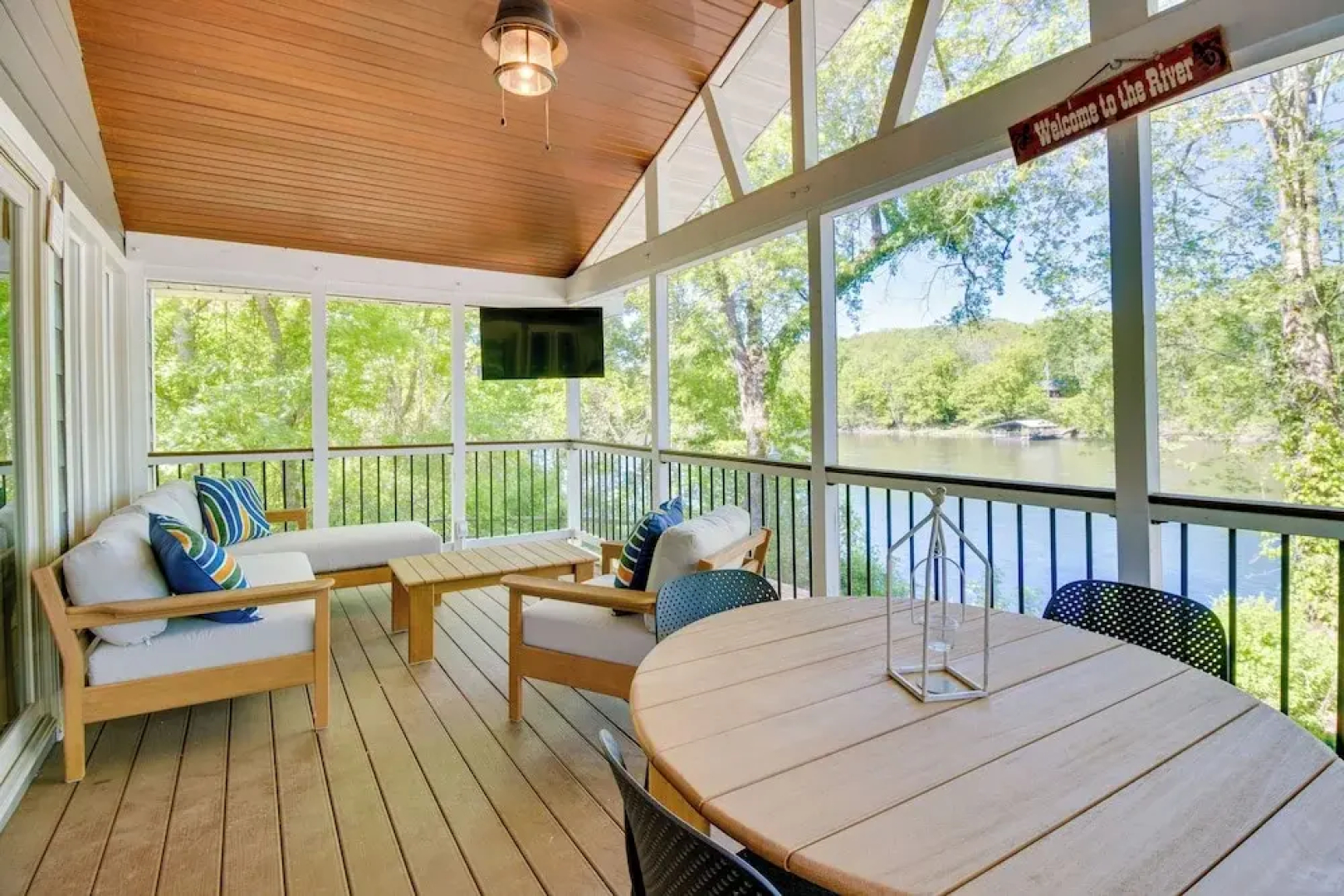 Fire Pit & Grill: Riverfront Home in Arkansas!