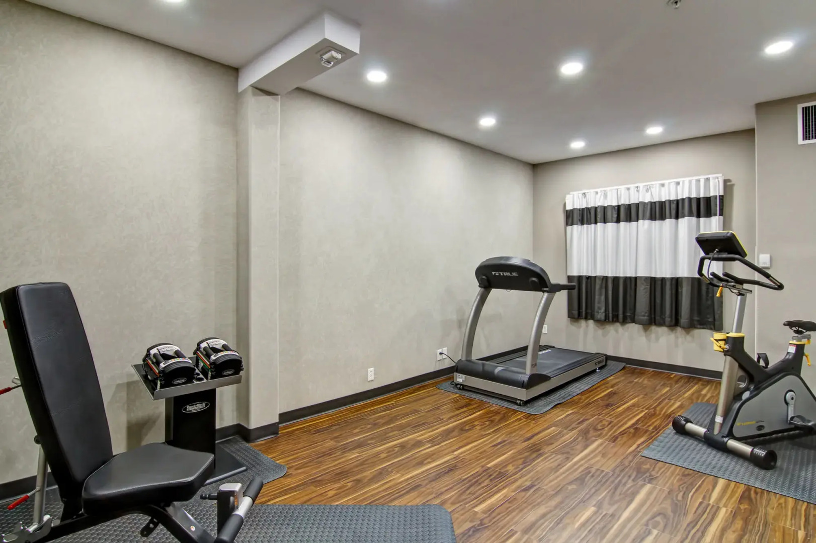 Home Inn Express - Medicine Hat