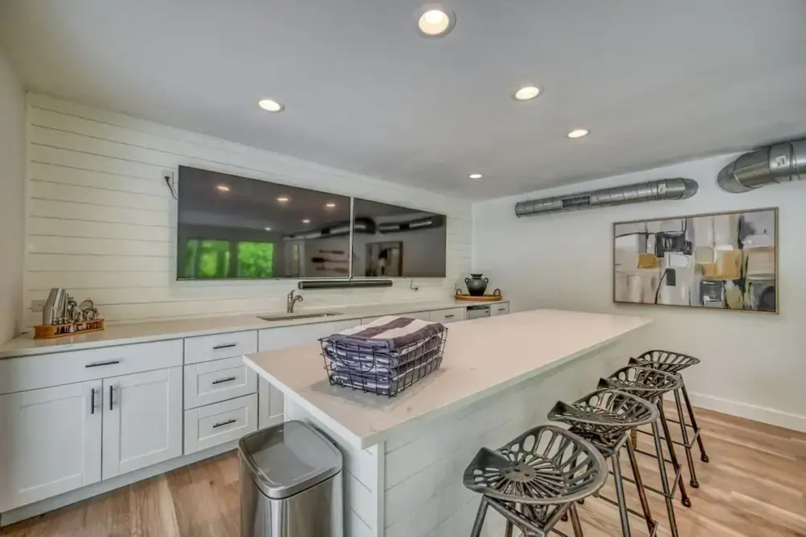 New! Luxury Riverfront Villa W/firepit & Gameroom!