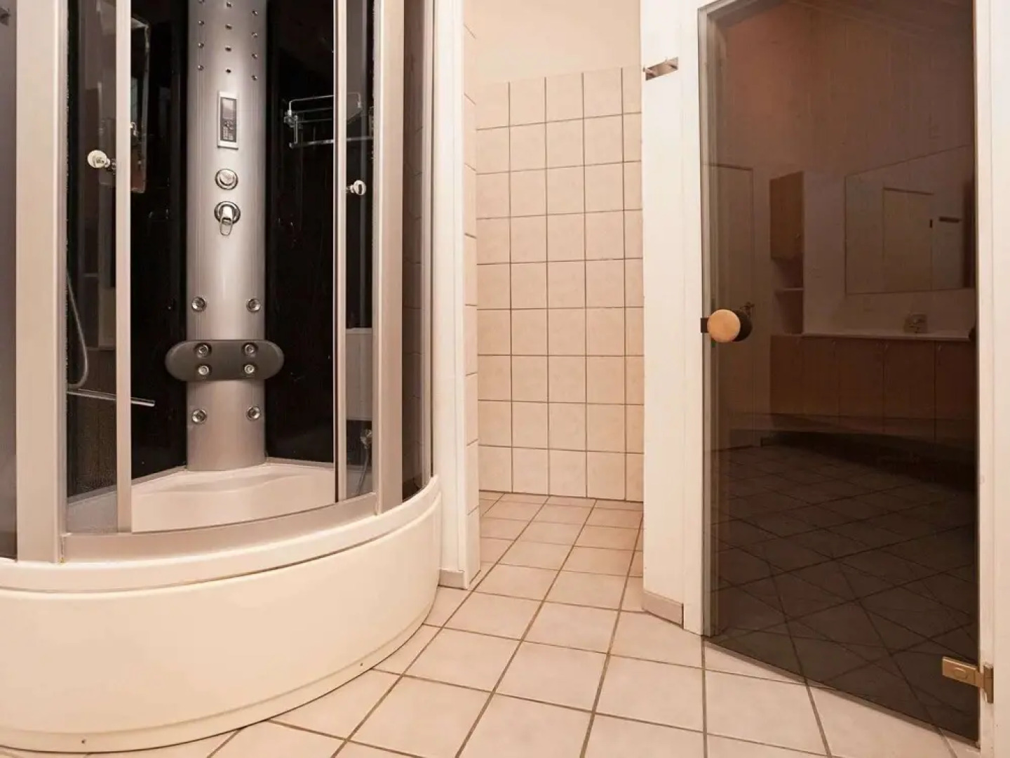 Rustic Holiday Home in Ebeltoft with Hot Tub