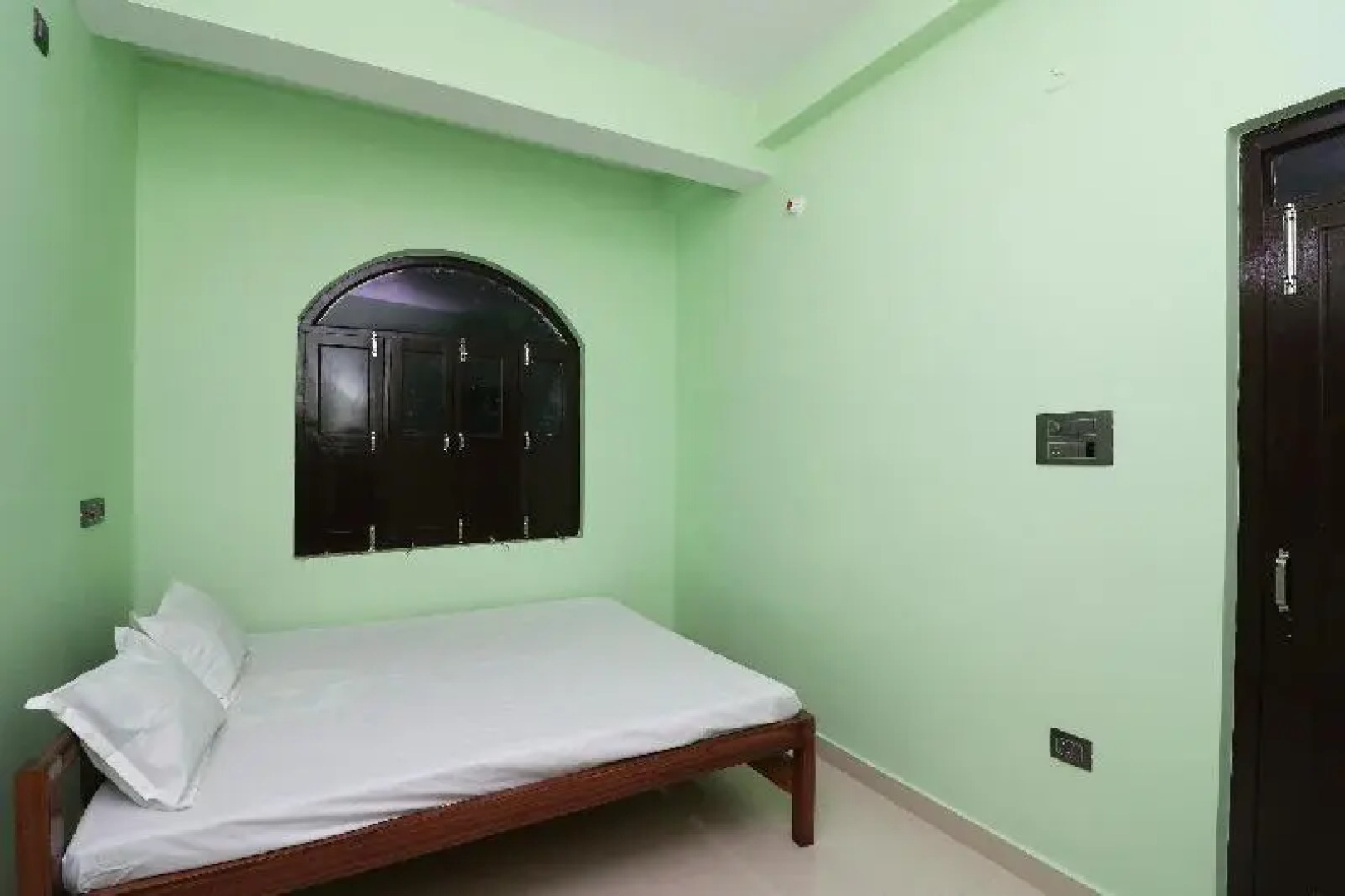 SPOT ON 41904 Hotel R.r Palace