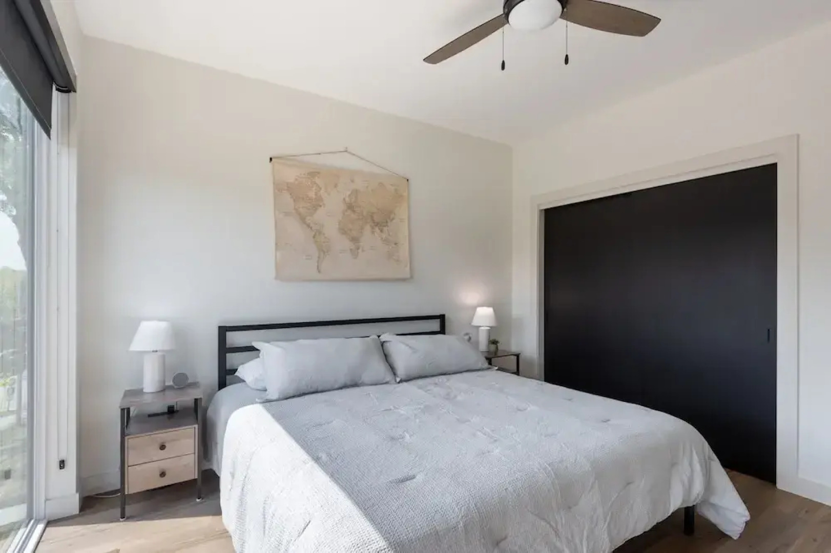 New Modern Townhome With Rooftop Patio 2 Bedroom Townhouse by RedAwning