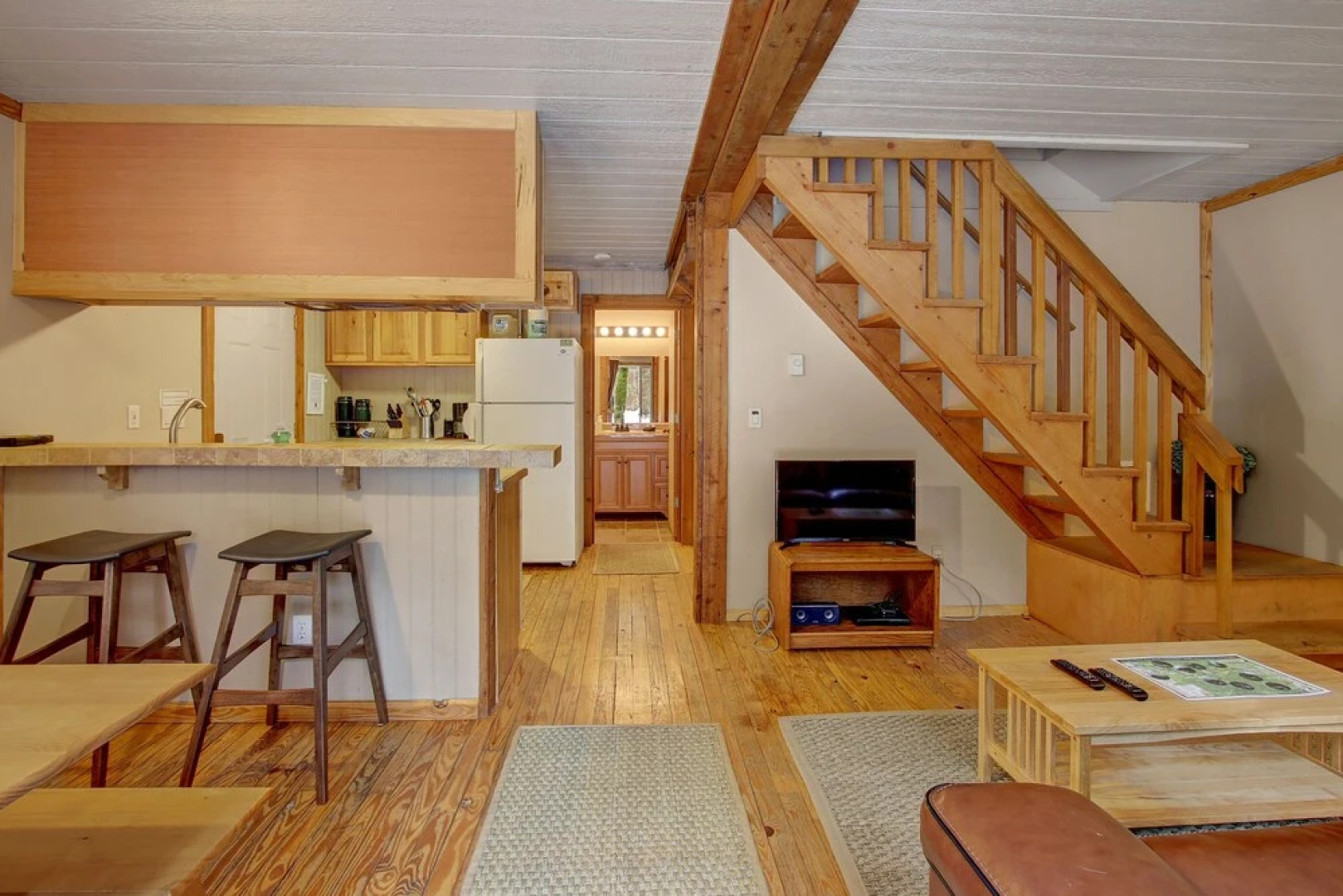 Cedar Sky Cabin - Three Bedroom Cabin with Hot Tub