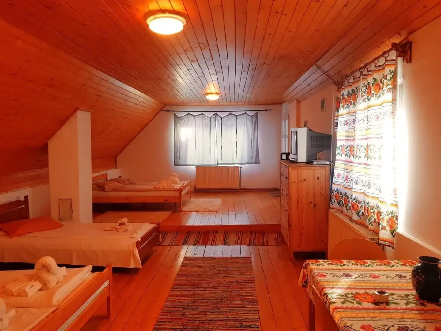 House With 3 Bedrooms in Sighi?oara, With Wonderful Mountain View, Enclosed Garden and Wifi