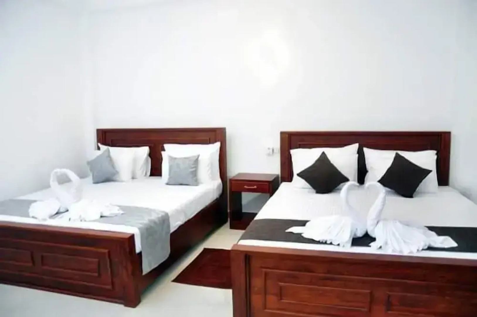 Airport Grand Holiday Home