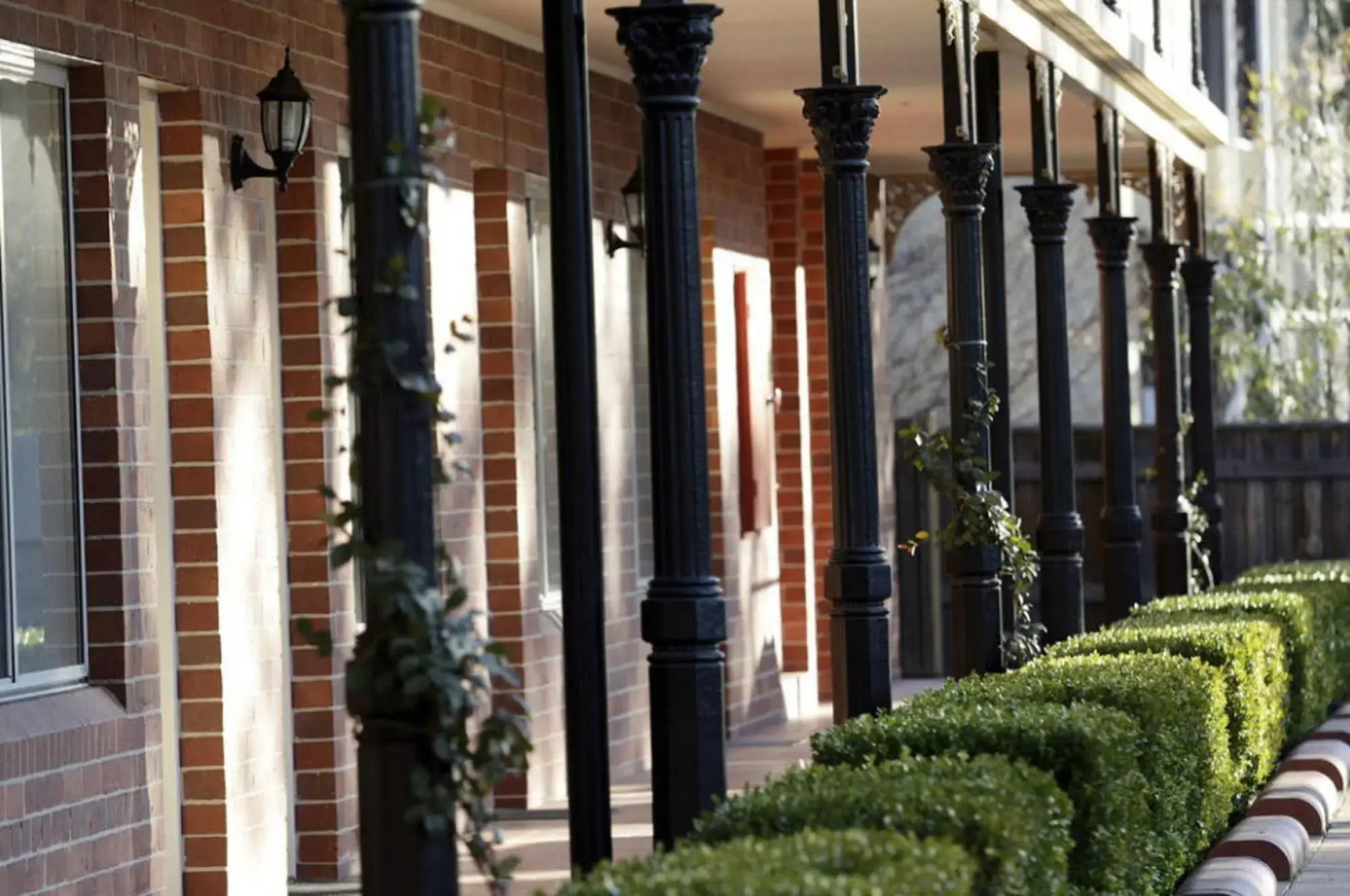 Carlyle Suites & Apartments