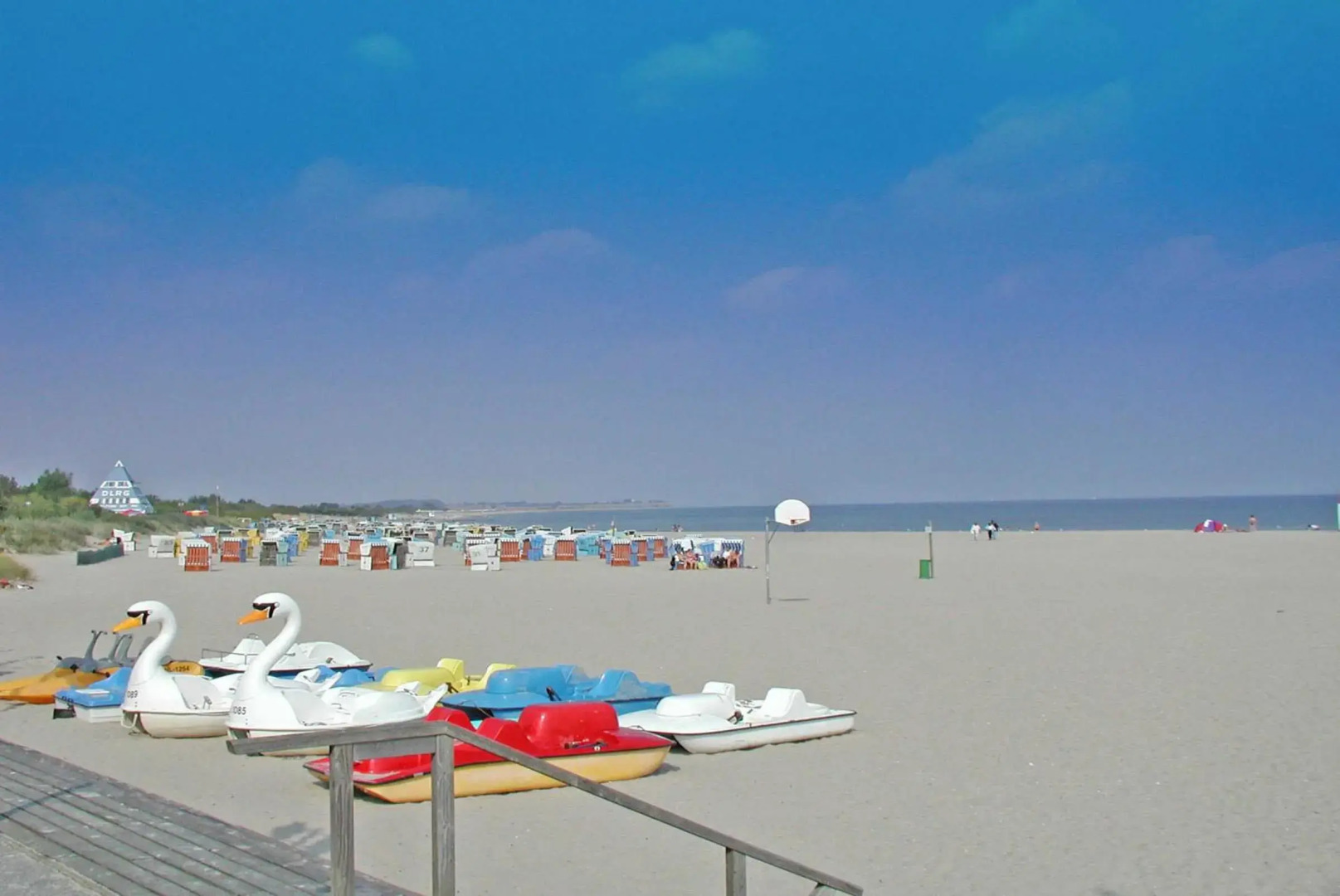 Zeltdachhaus _ grosse Terrasse _ m