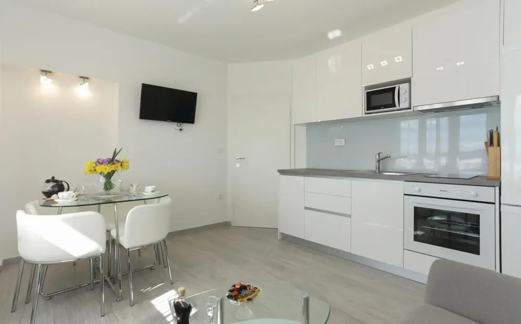 Amazing Home in Solin with WiFi, 1 Bedrooms & Hot Tub