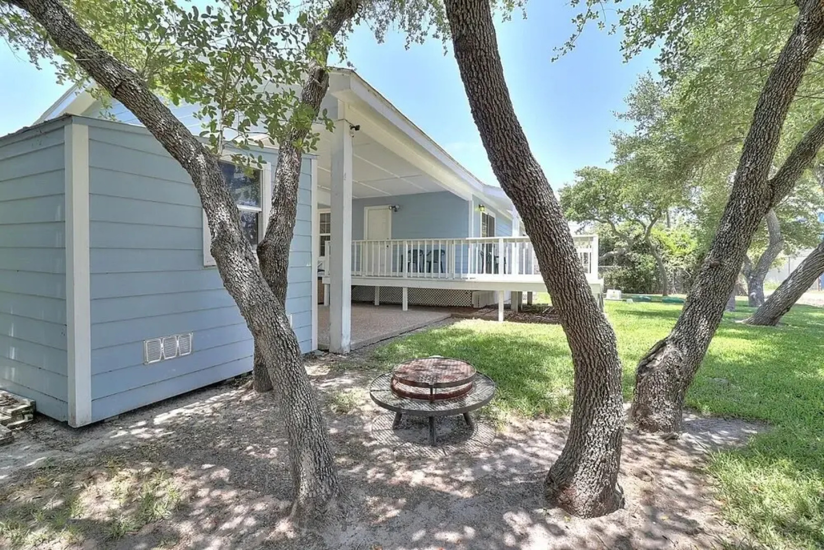 Seashell Memories 2 Bedroom Home by RedAwning