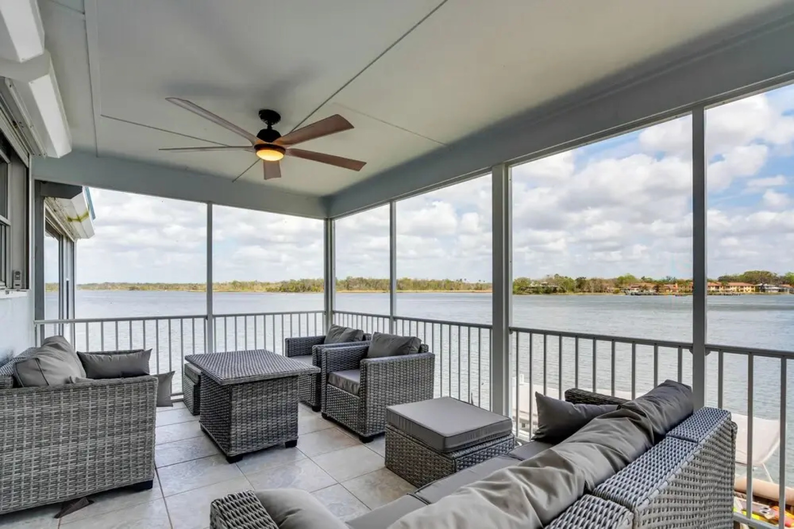 Waterfront Gem: Crystal River Family Home