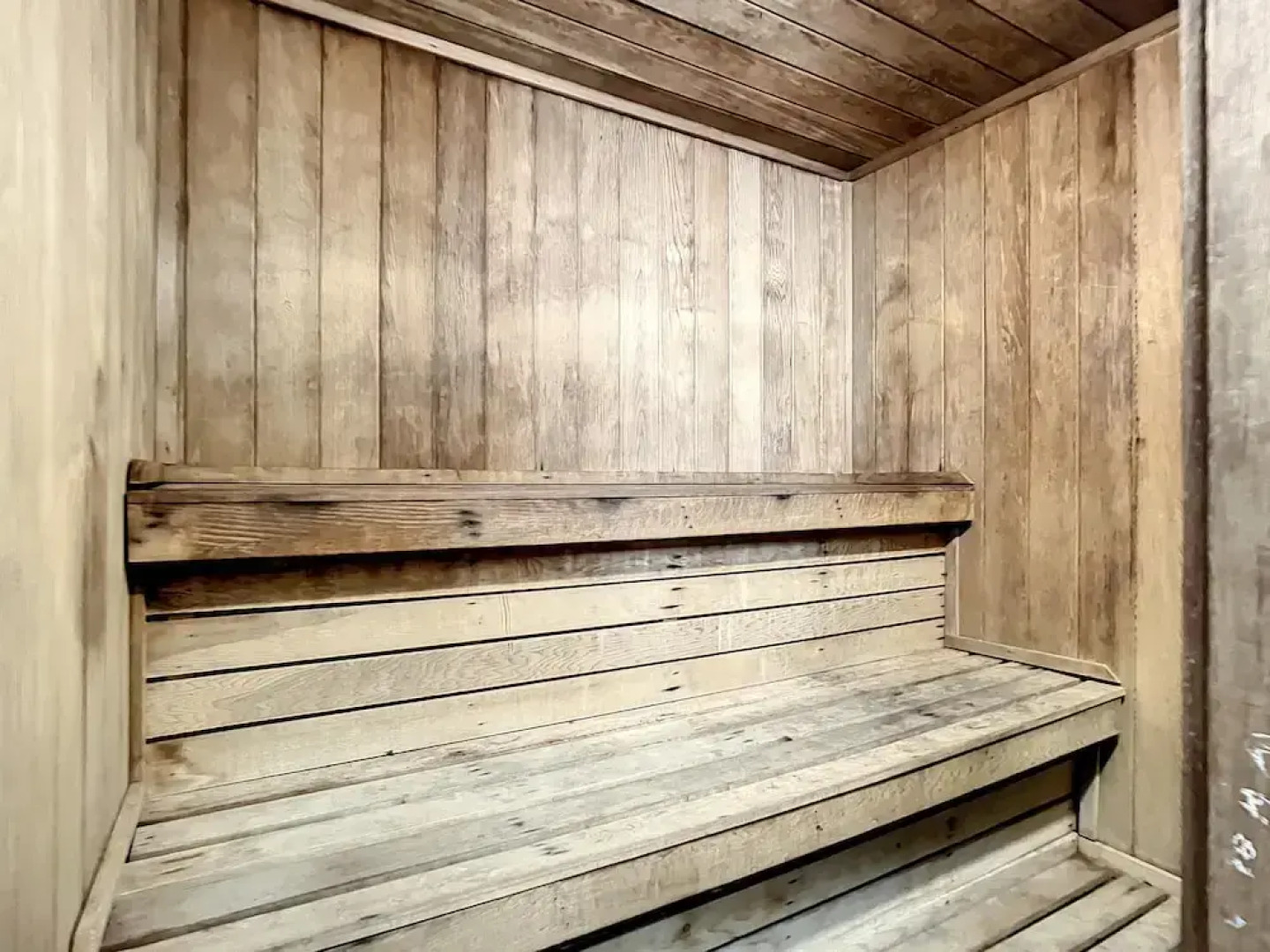 Tastefully Decorated Sea Woods Veranda Close to Pool Fitness Room Sv162