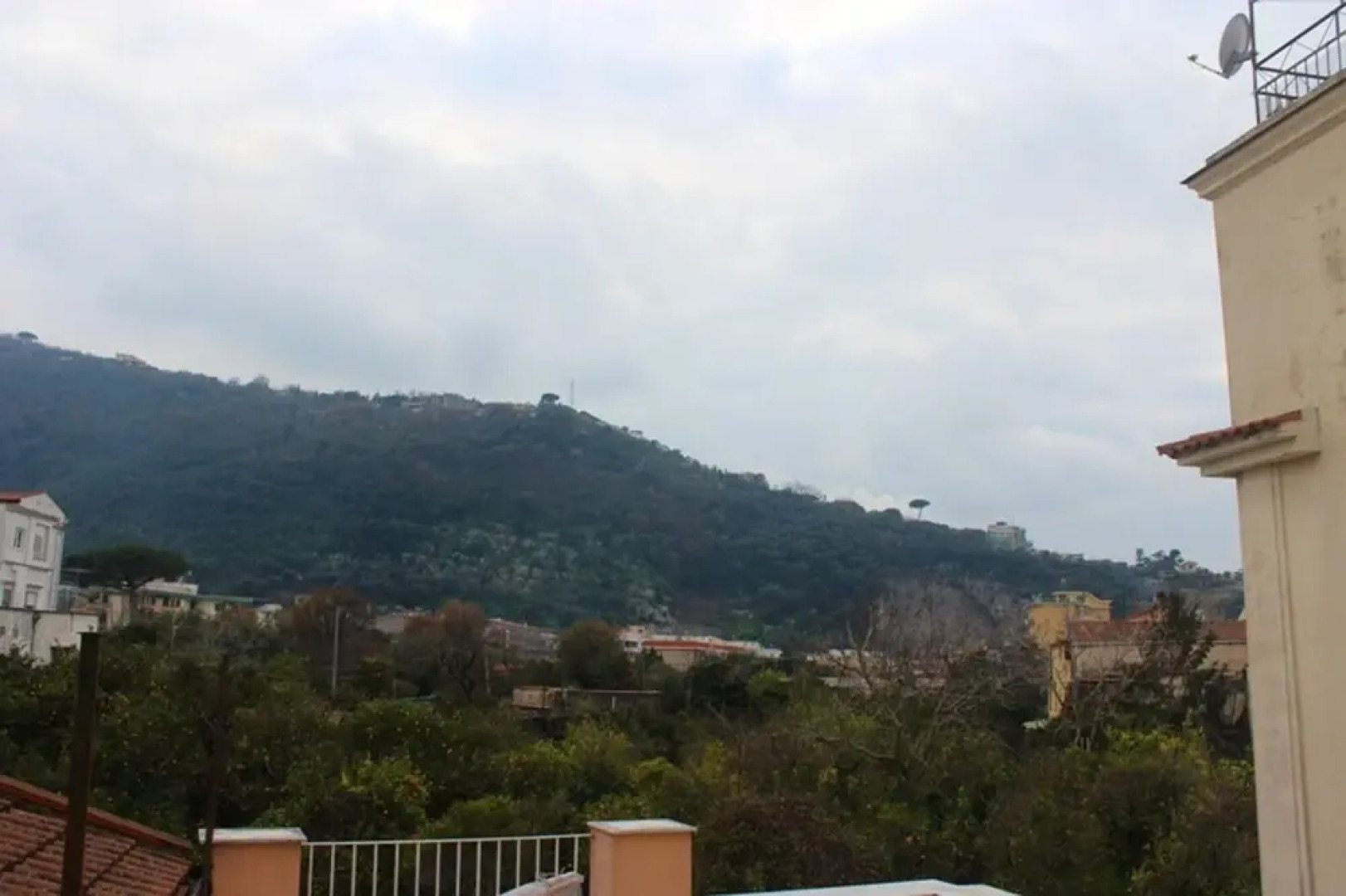 Apartment With one Bedroom in Sant'agnello, With Wonderful City View, Furnished Terrace and Wifi