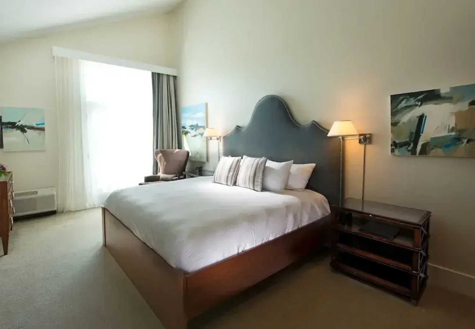 The Boathouse Waterfront Hotel & Marina