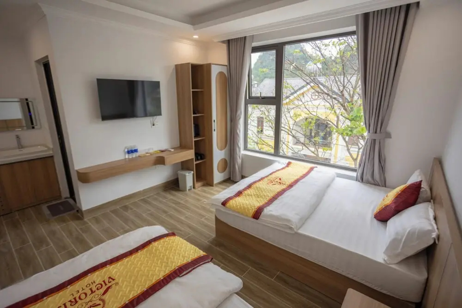 Victoria Hotel MC - by BAY LUXURY