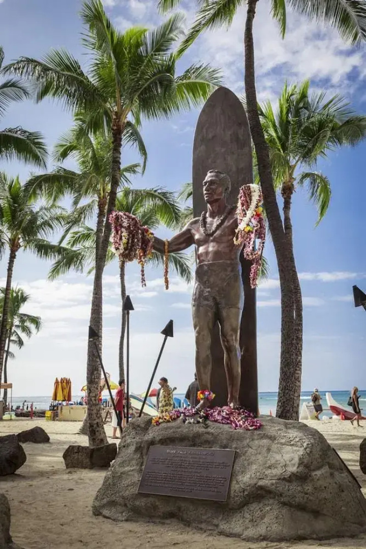 Waikiki Banyan - Ocean View Tower 1 Suite 2210