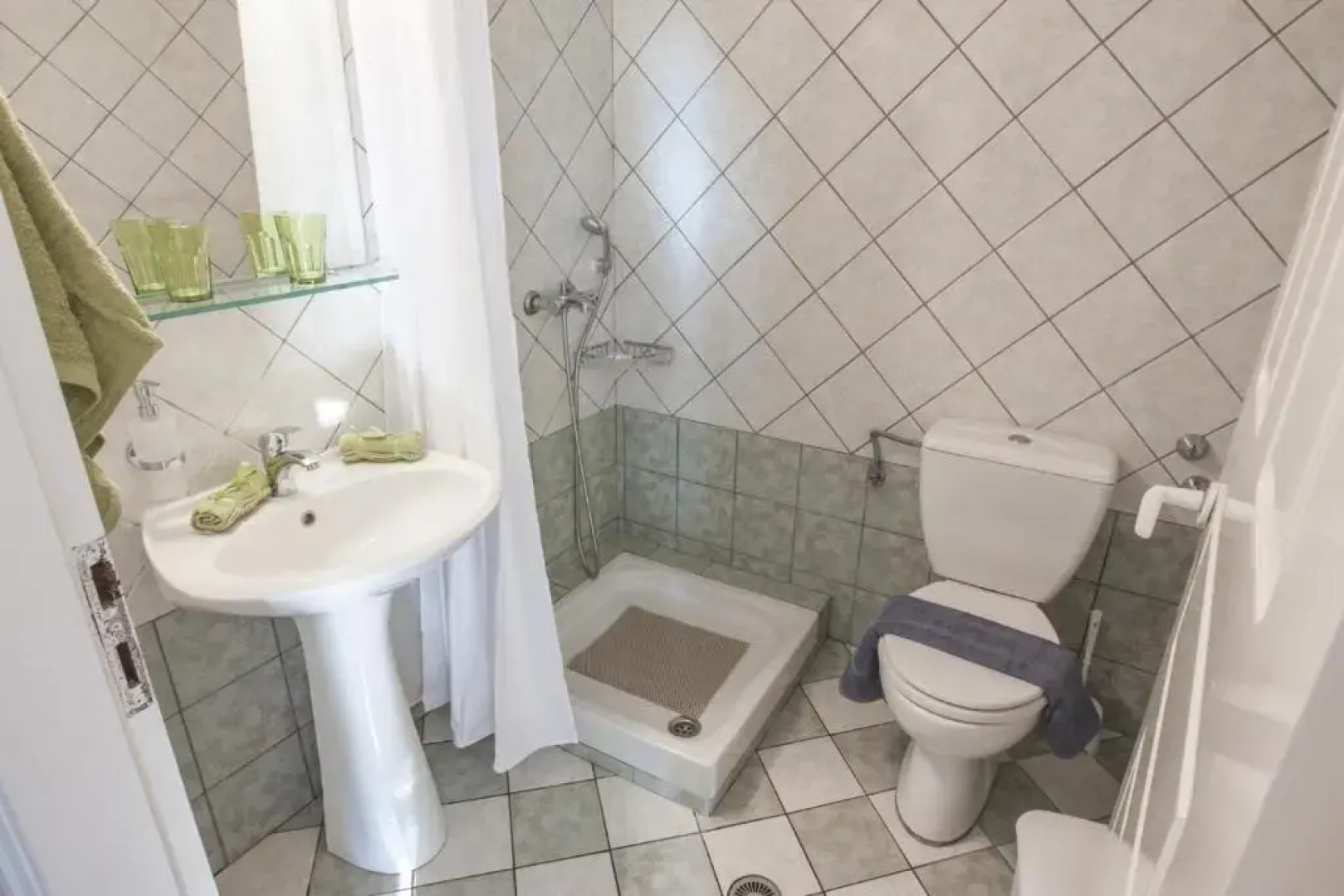 Tellis Holiday Rooms