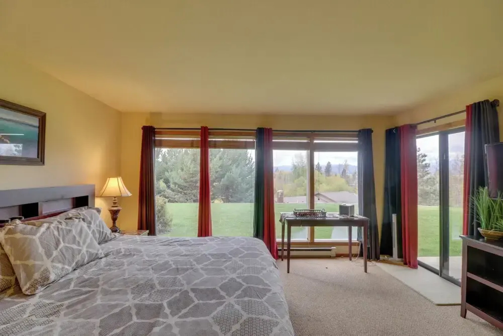 Bigfork Condo w/ Hot Tub Access, By Lake!