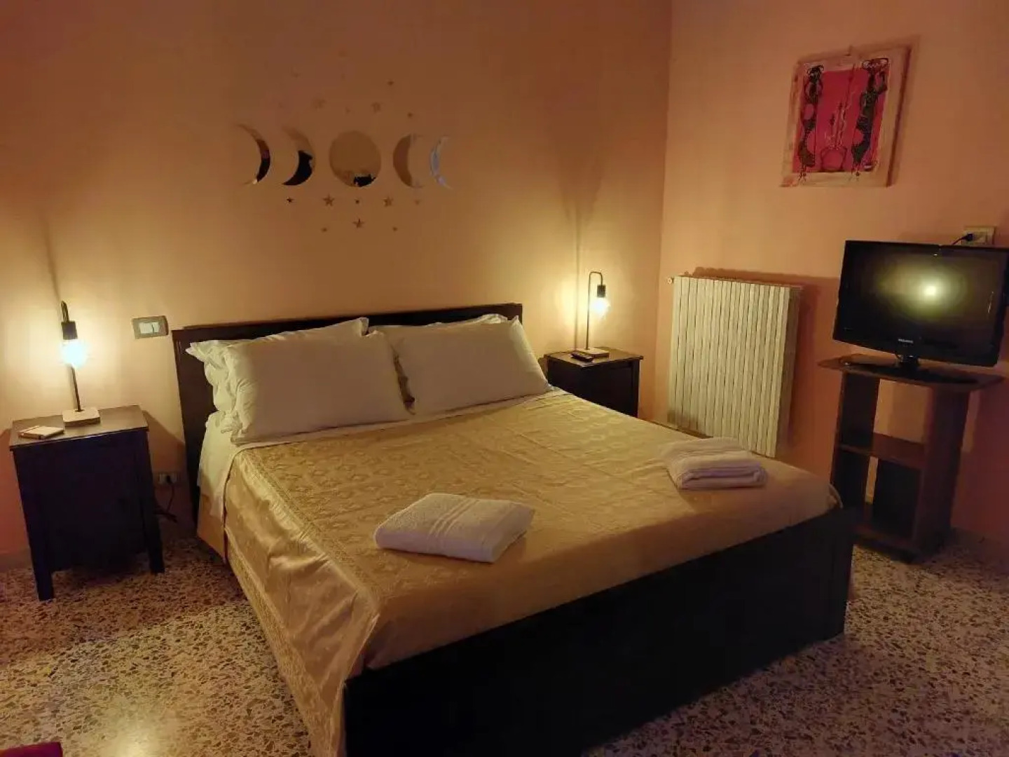 Mezzaluna Guest House