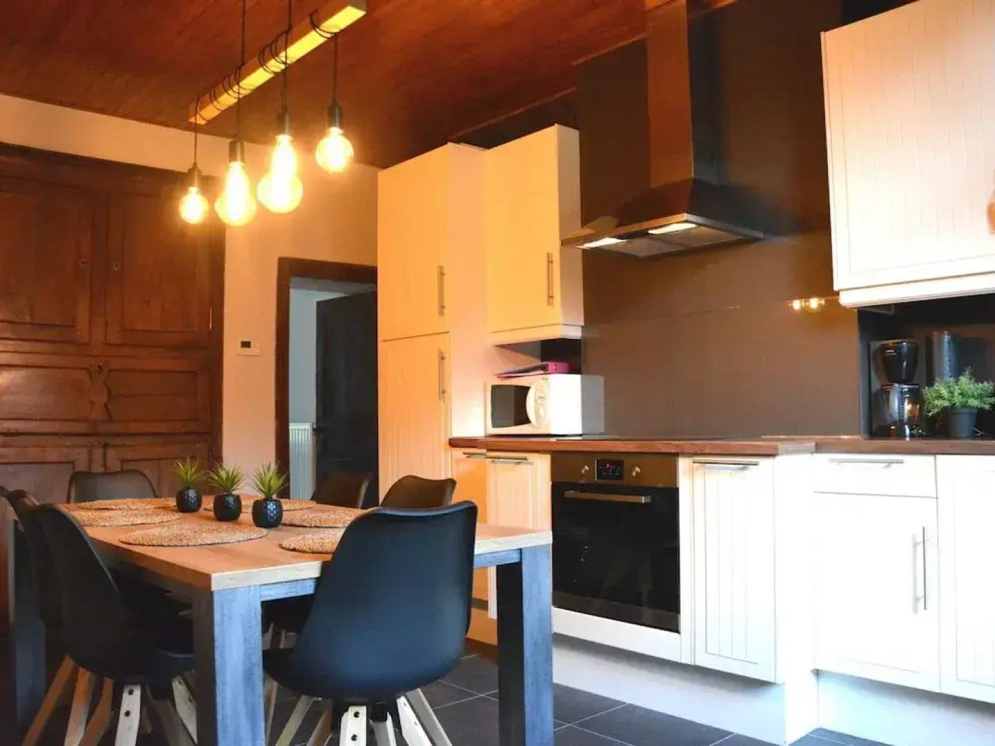 Chic Holiday Home With Garden