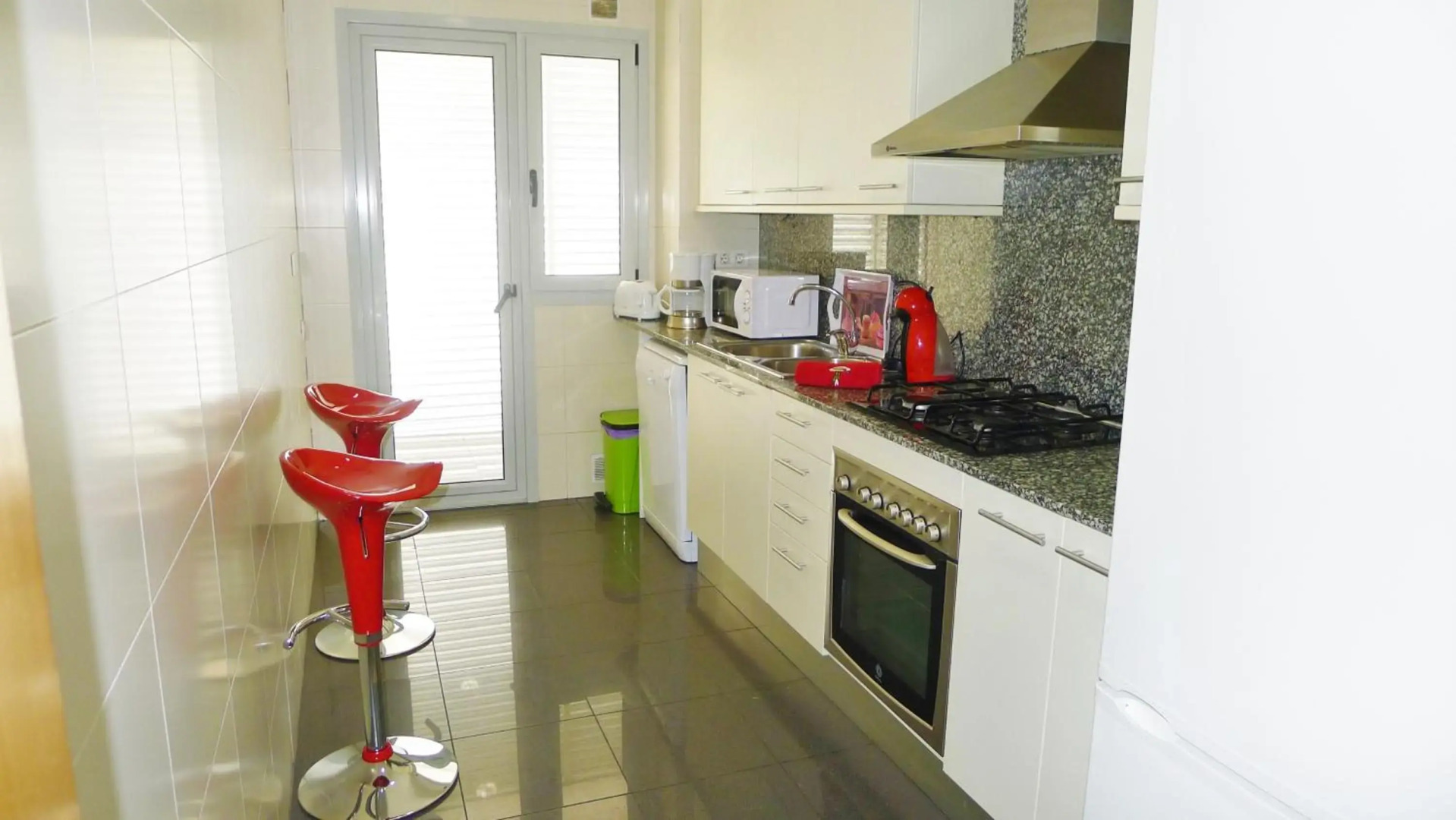 ALEXANDRA´s BEACH-PORT