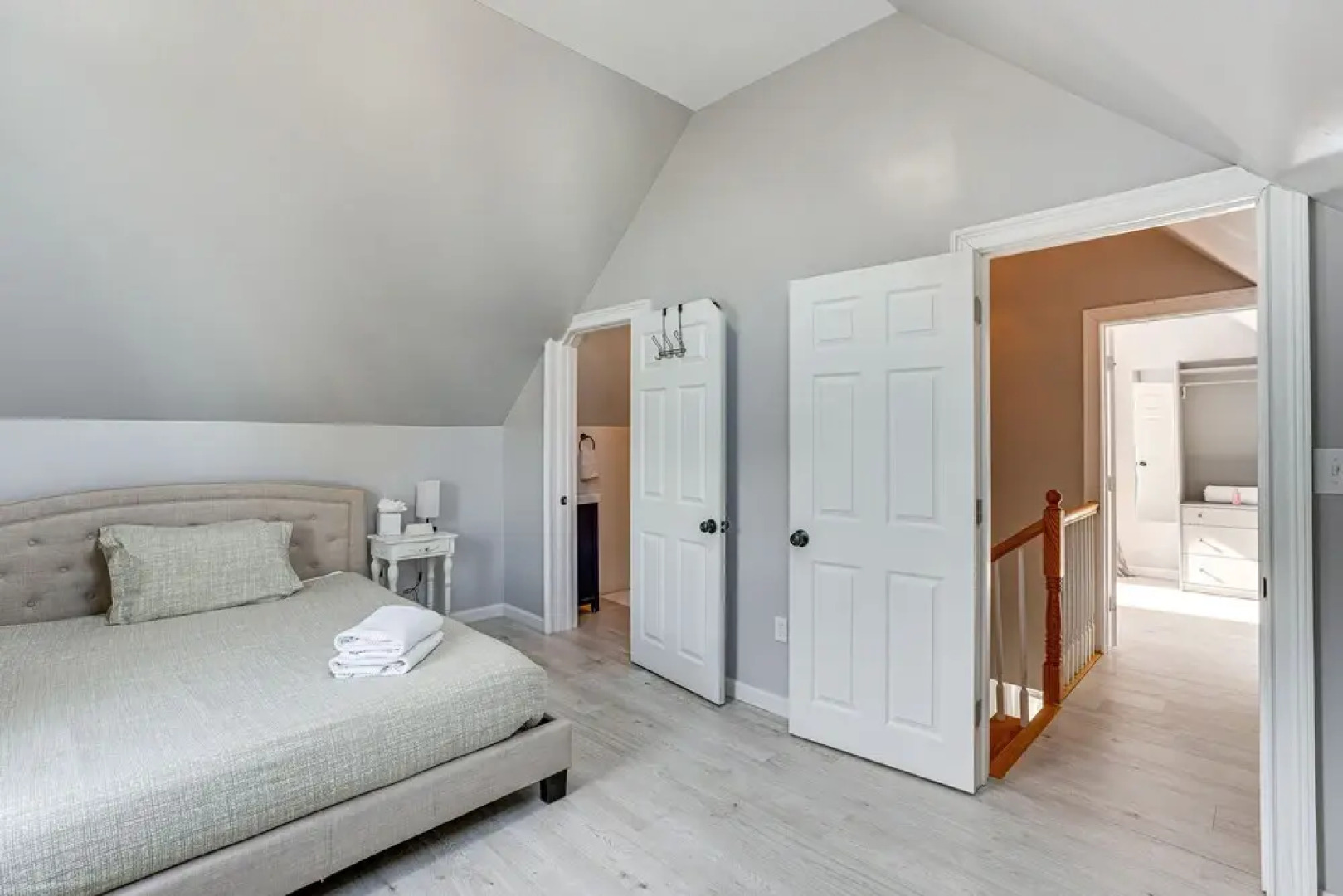 Coastal Lynn Escape w/ Fireplace: 3 Mi to Beaches