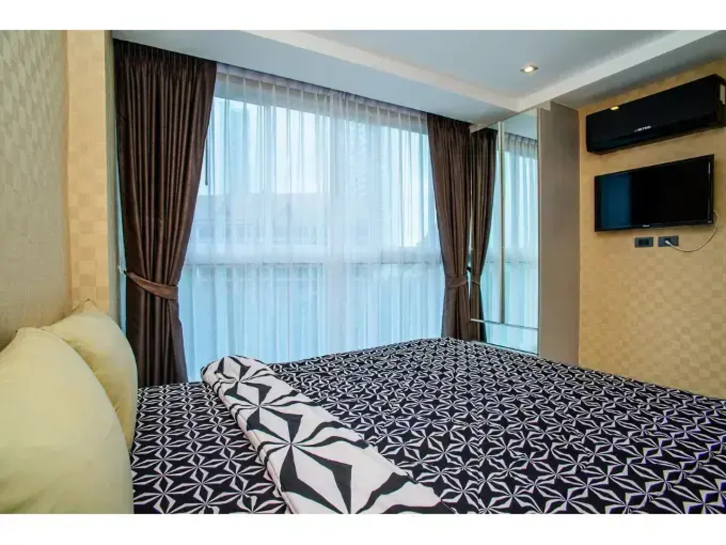 Serenity Condo Wongamat by Patsamon