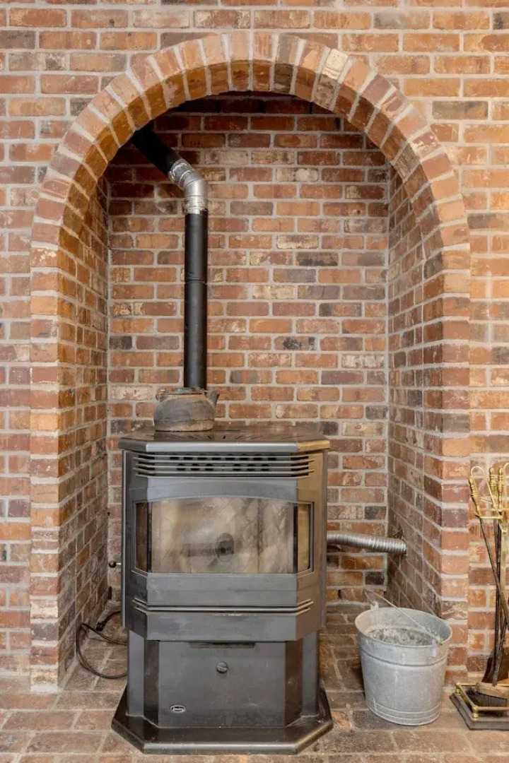 Oregon Jade Lodging- Spacious 2 Bedrooms, Ev Charger, Quite By Stream