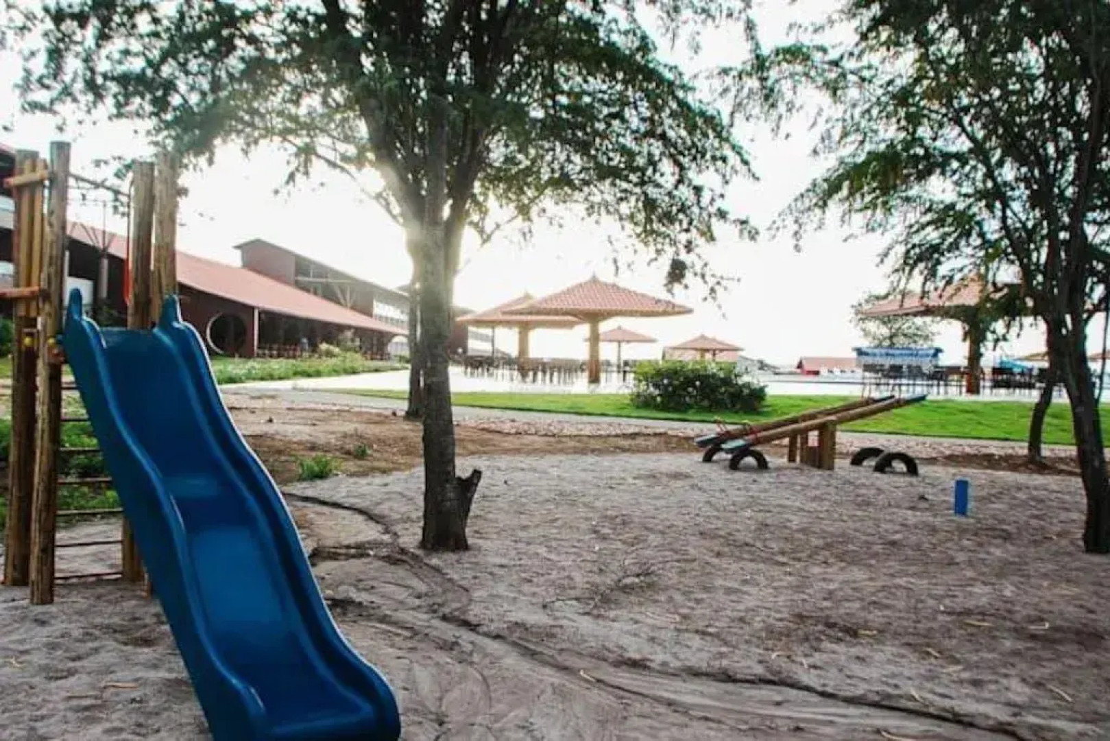 Flat térreo com duas suítes (até 8 pessoas) no Canarius Resort em Gravatá