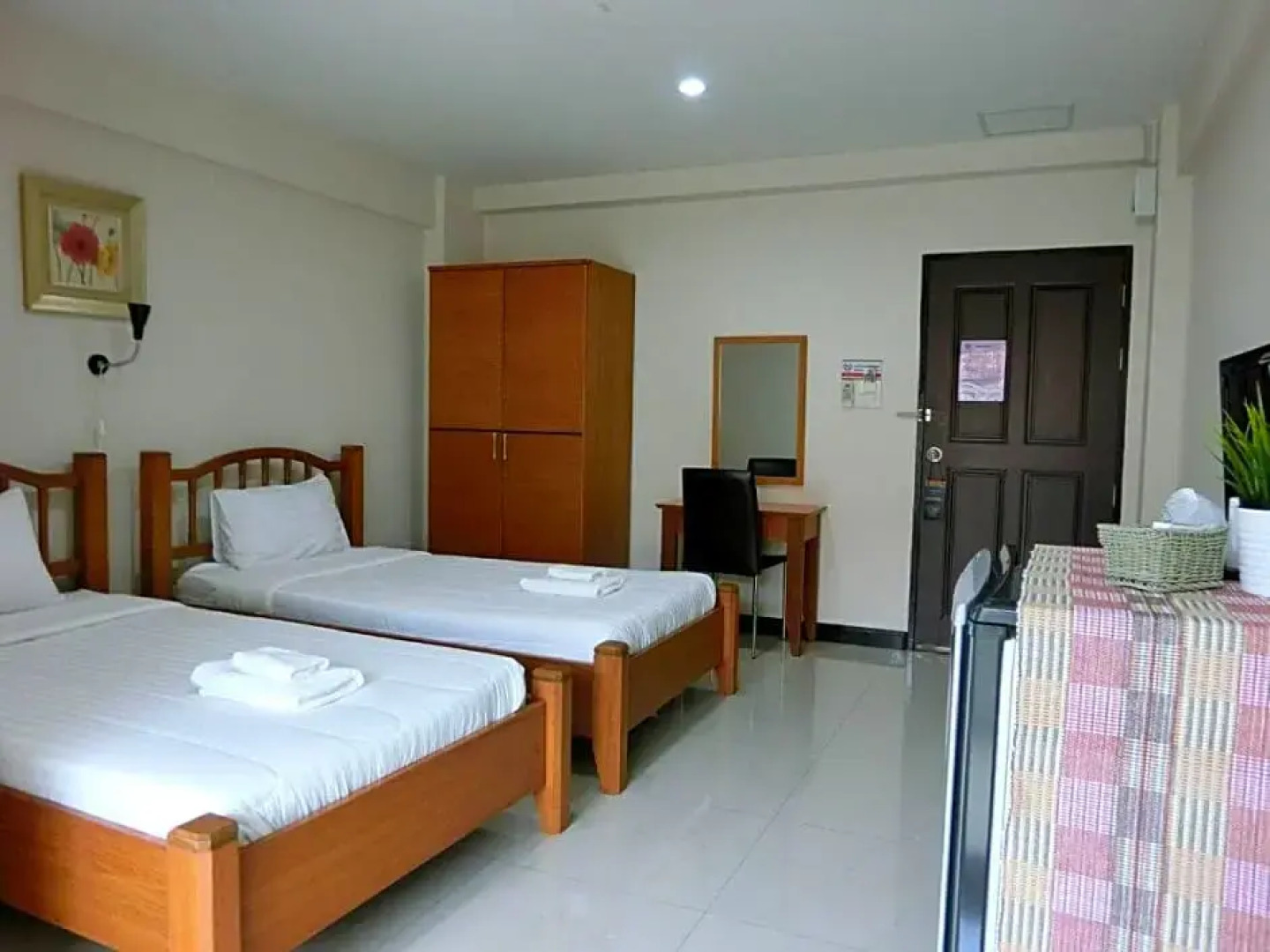Home Place  Lopburi Hotel