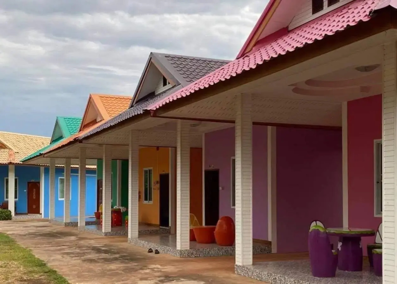 Resort Baan Saengthip Renunakhon