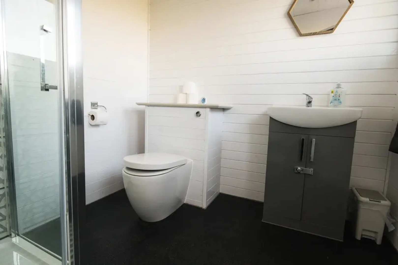 Charming 1-bed House in Holyhead