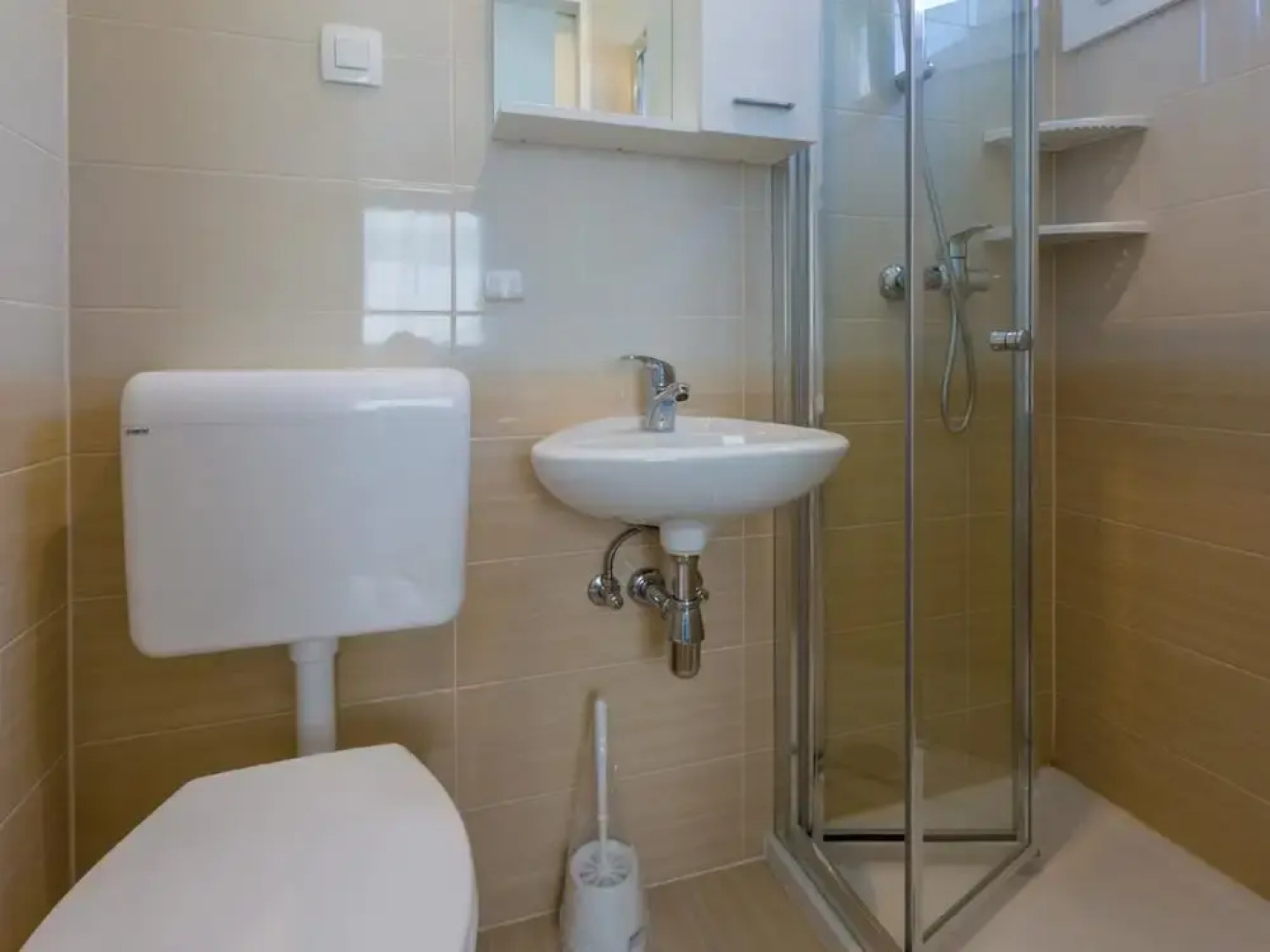 Gorgeous Mobile Home With Terrace Situated Near the Beach