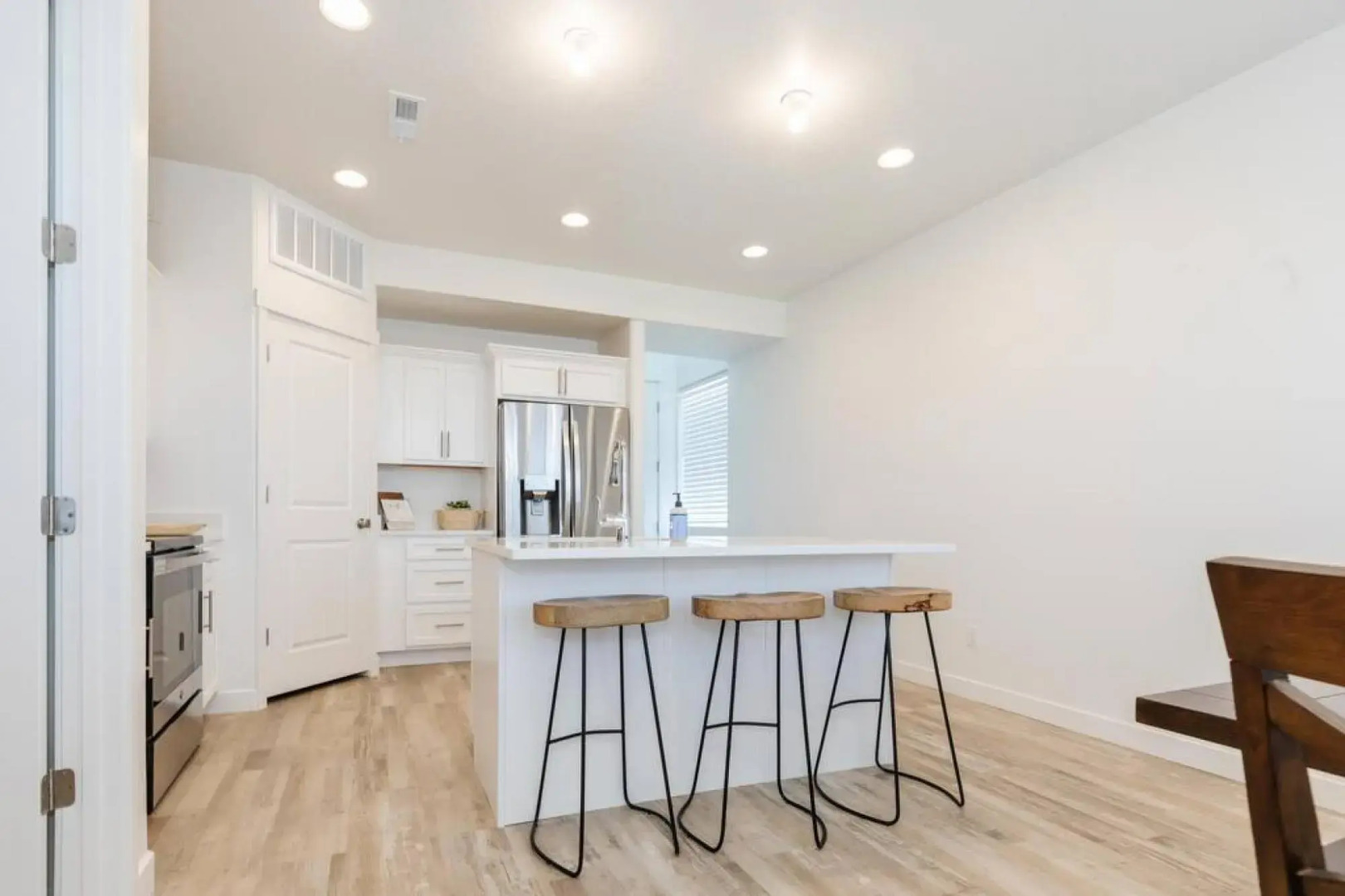 Bear Lake Beautiful Brand New End Unit