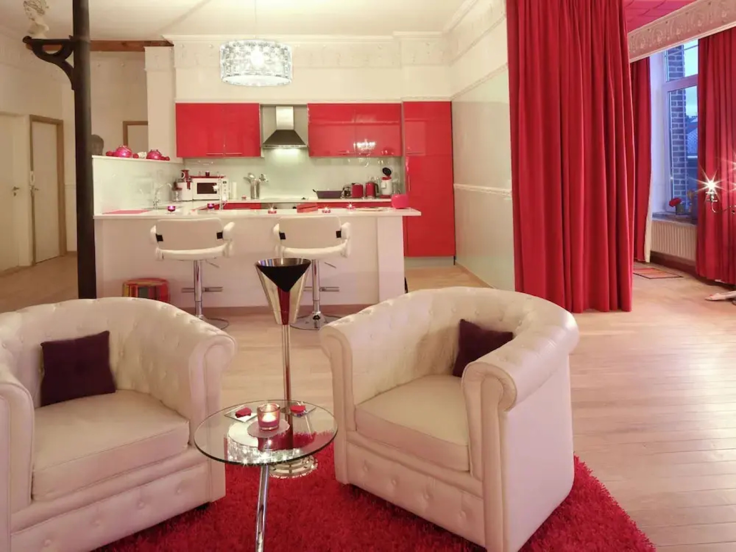 Lush Apartment with Sauna, Hot Tub, Mountain Views in Ensival
