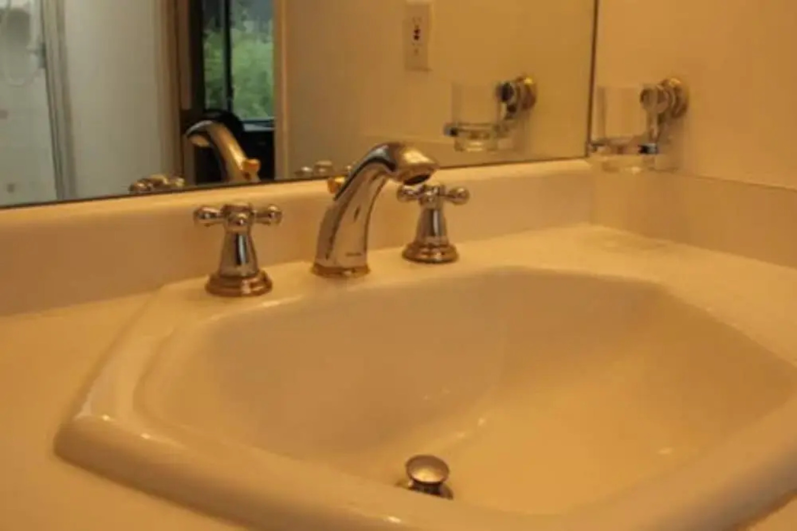 Warm and Sweet Room in West Vancouver