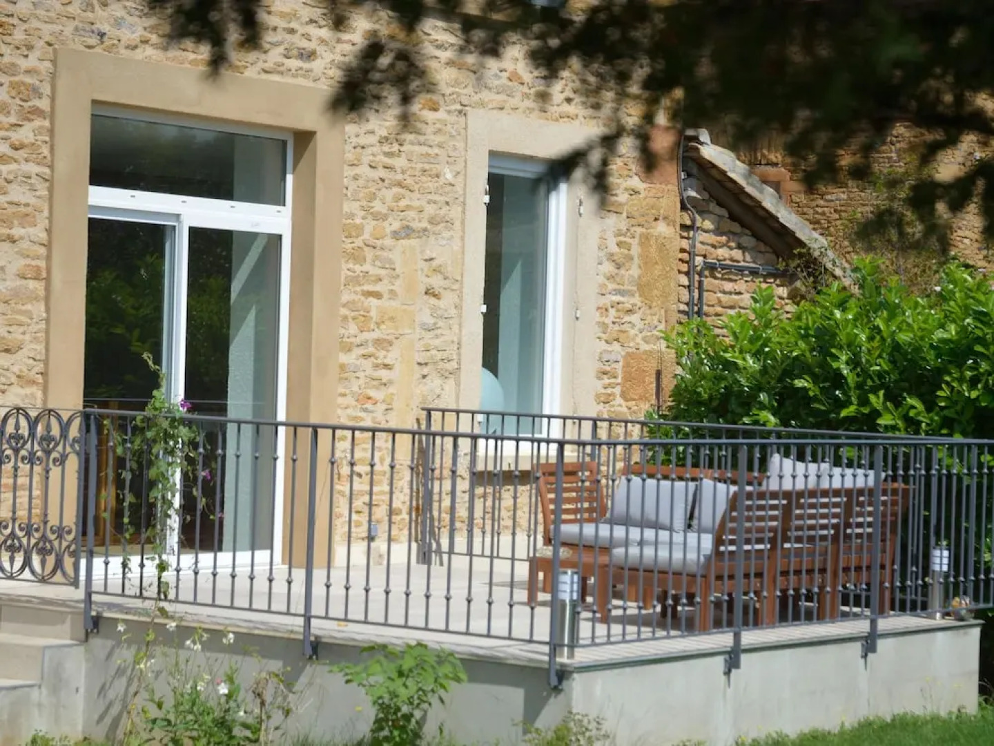 Le Jardin Des Pierres Dorées